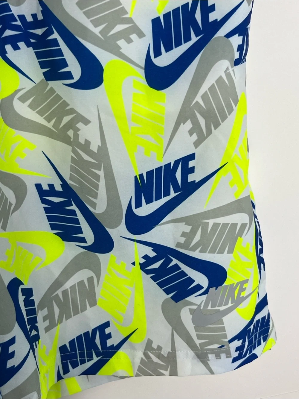Nike Boys Printed Shorts Size XL